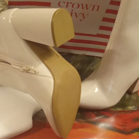 BOOTIES - Picture 3 of 3